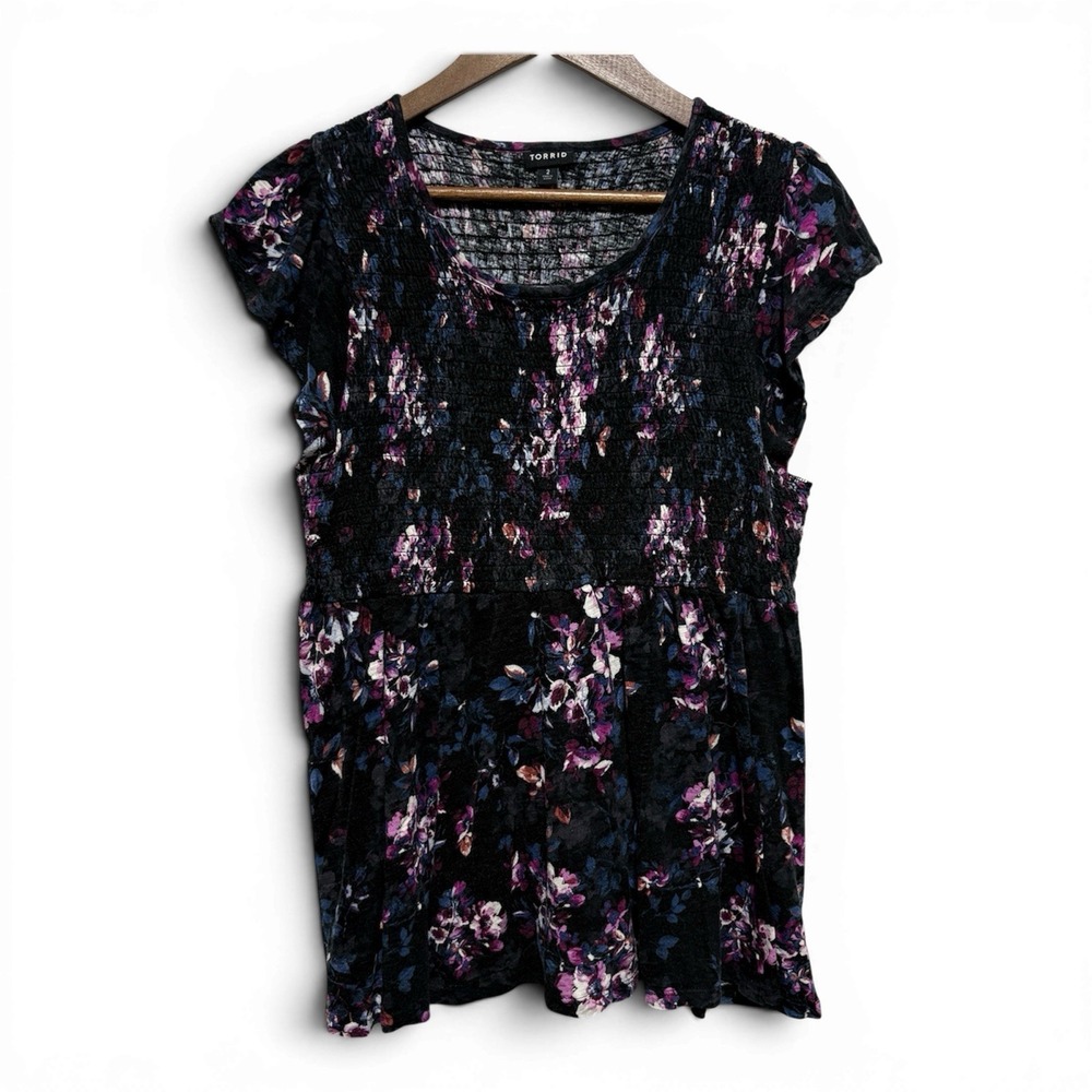 Torrid Top Womens 2X Black Dark Floral Shirred Babydoll Flowy Short Sleeve
